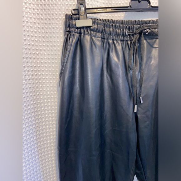 Women’s Laundry by Shelli Segal‎ faux Leather Joggers Pants size Large - Picture 3 of 12